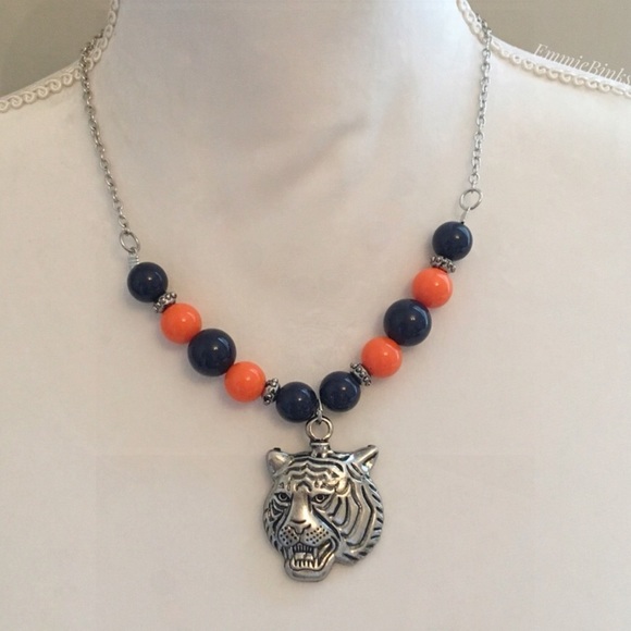 NWT University of Auburn - Auburn Tigers - Beaded Jewelry Set, Necklace Earrings - Picture 4 of 9